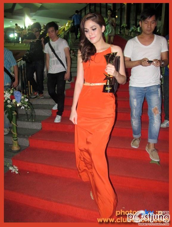 อีกสักครั้ง ชมพู่ อารยา siam dara 2011 ชุดจากแบรนด์หรูBALLY