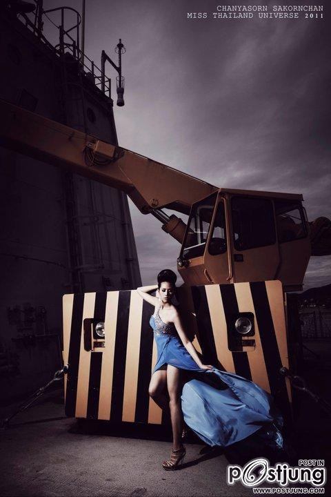 "น้องฟ้า" MTU 2011 @ Fasion set...