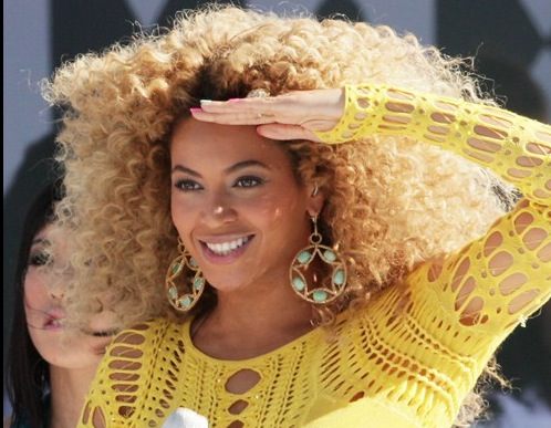 Beyonc&eacute; - Run The World (Girls) - Live X-Factor France