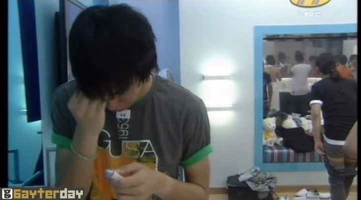 อ้น AF8 โชว์หวิว! เปลี่ยนกางเกงหน้ากล้อง