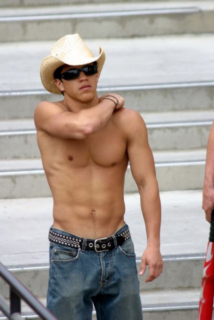 เด็กนอกหุ่นเฟิร์ม