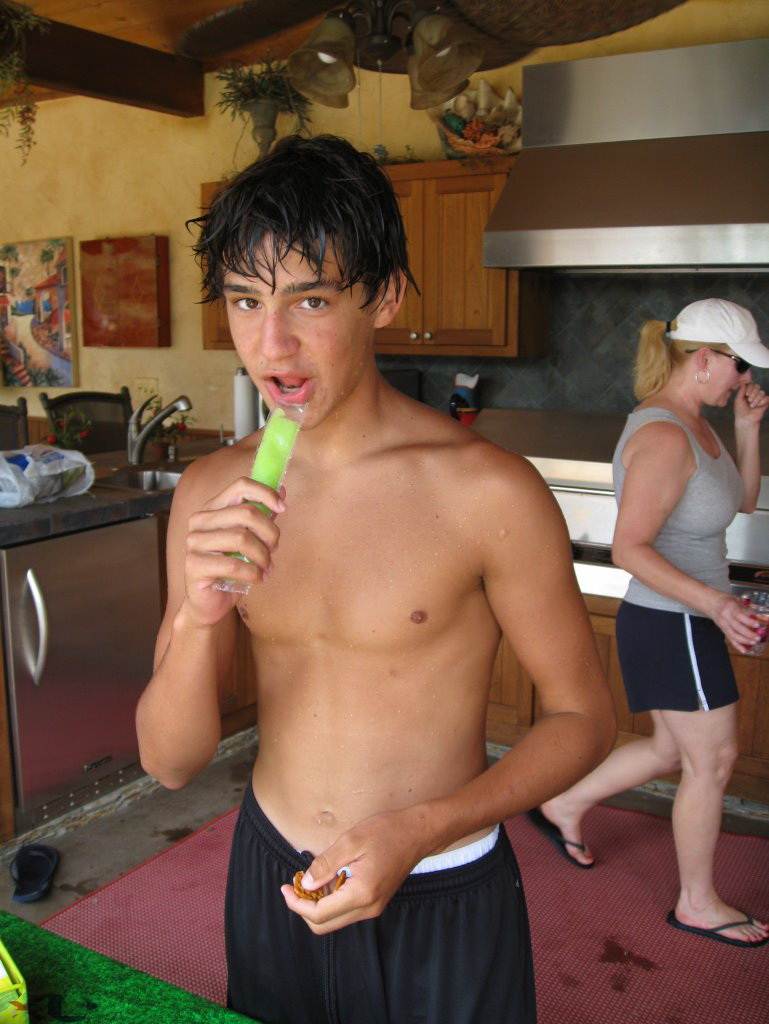 เด็กนอกหุ่นเฟิร์ม