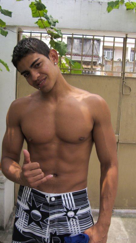 เด็กนอกหุ่นเฟิร์ม