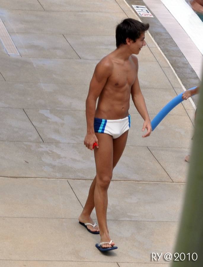 หนุ่มๆชายทะเล