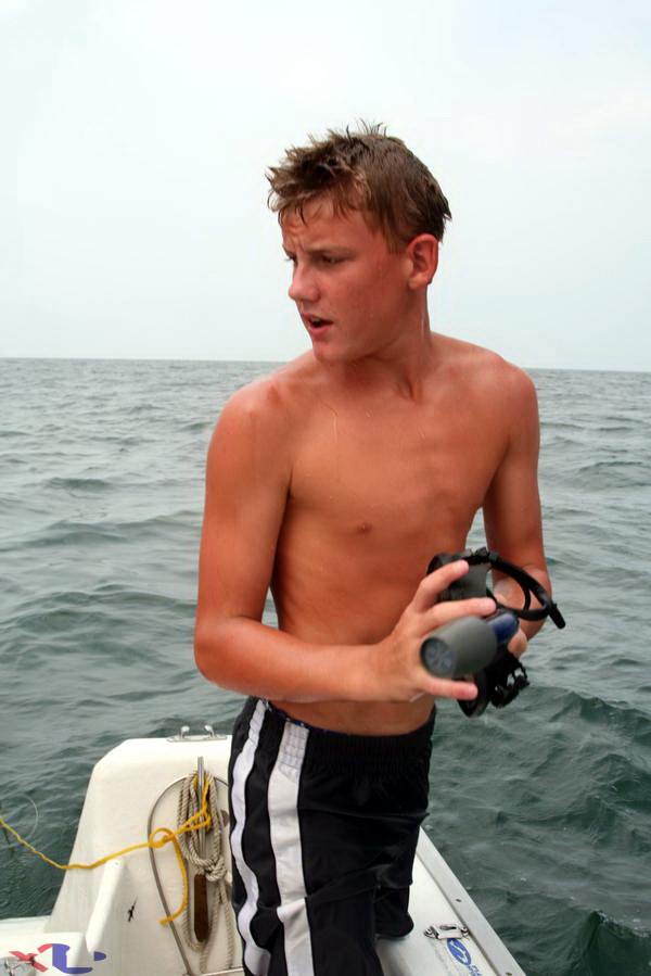 หนุ่มๆชายทะเล