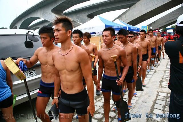 แข่งพายเรือกับหนุ่มใต้หวัน