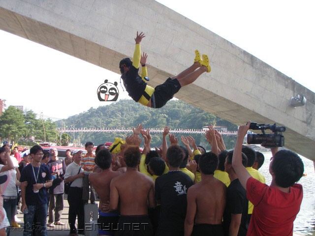 เย็นนี้อิ่มกับหนุ่มๆใต้หวัน