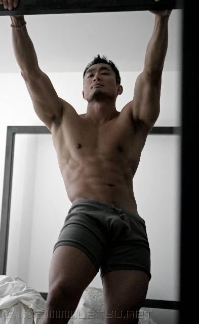 เย็นนี้อิ่มกับหนุ่มๆใต้หวัน