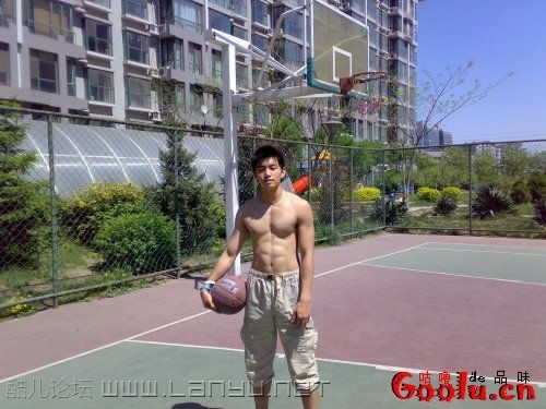 เย็นนี้อิ่มกับหนุ่มๆใต้หวัน