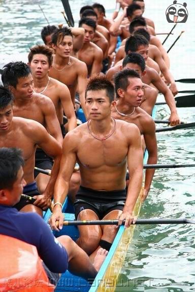 เย็นนี้อิ่มกับหนุ่มๆใต้หวัน