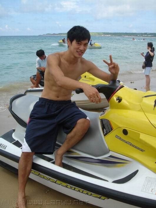 เย็นนี้อิ่มกับหนุ่มๆใต้หวัน