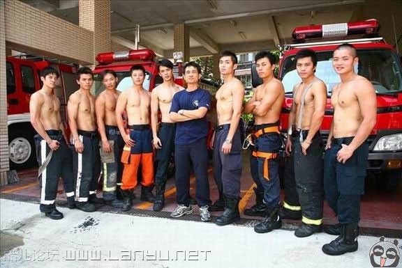 เย็นนี้อิ่มกับหนุ่มๆใต้หวัน