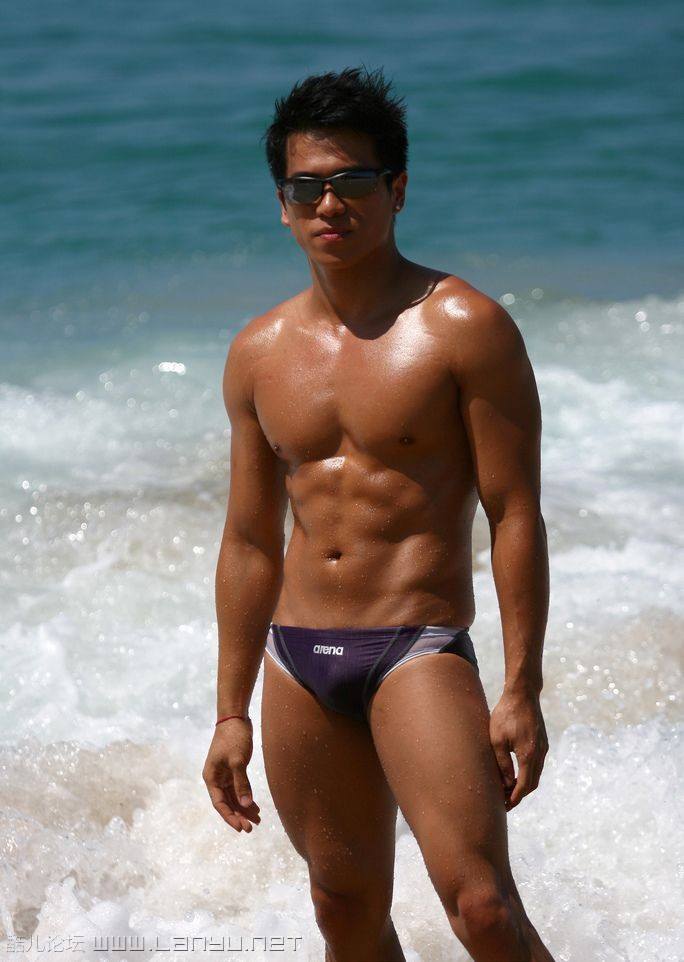 เย็นนี้อิ่มกับหนุ่มๆใต้หวัน