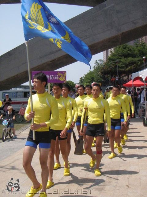 เย็นนี้อิ่มกับหนุ่มๆใต้หวัน