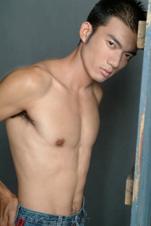 เย็นนี้อิ่มกับหนุ่มๆใต้หวัน