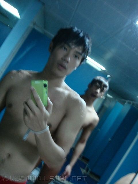 เย็นนี้อิ่มกับหนุ่มๆใต้หวัน