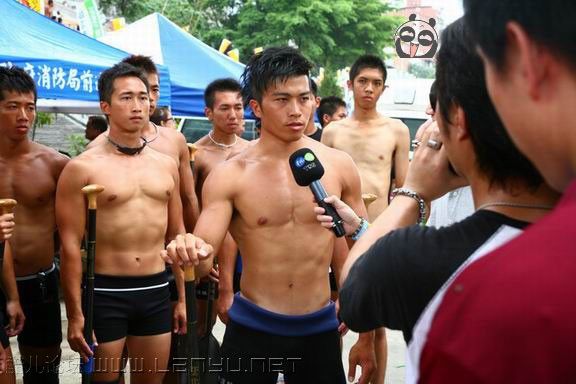 เย็นนี้อิ่มกับหนุ่มๆใต้หวัน