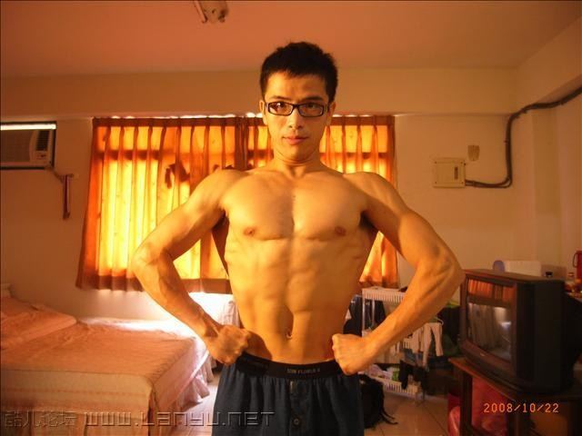 เย็นนี้อิ่มกับหนุ่มๆใต้หวัน