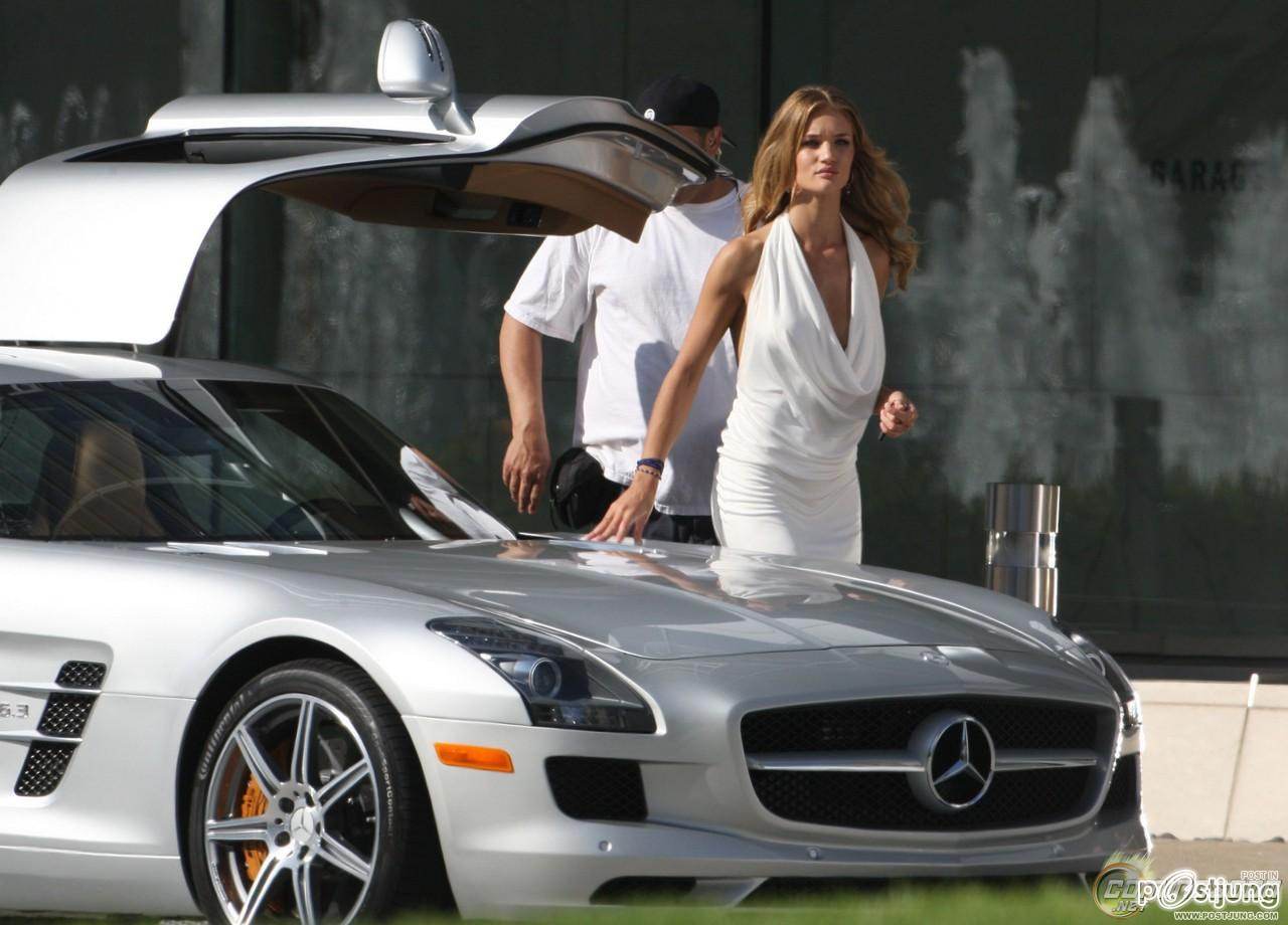 Rosie Huntington Whiteley นางเอกคนใหม่ของ Transformer 3