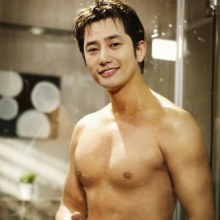 หนุ่มๆ ริมชายหาด