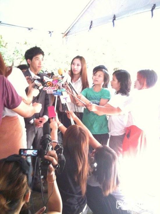 โตโน่ & ทีมนักแสดงบวงสรวงเปิดกล้องละครเรื่องใหม่..บุหงาหน้าฝน
