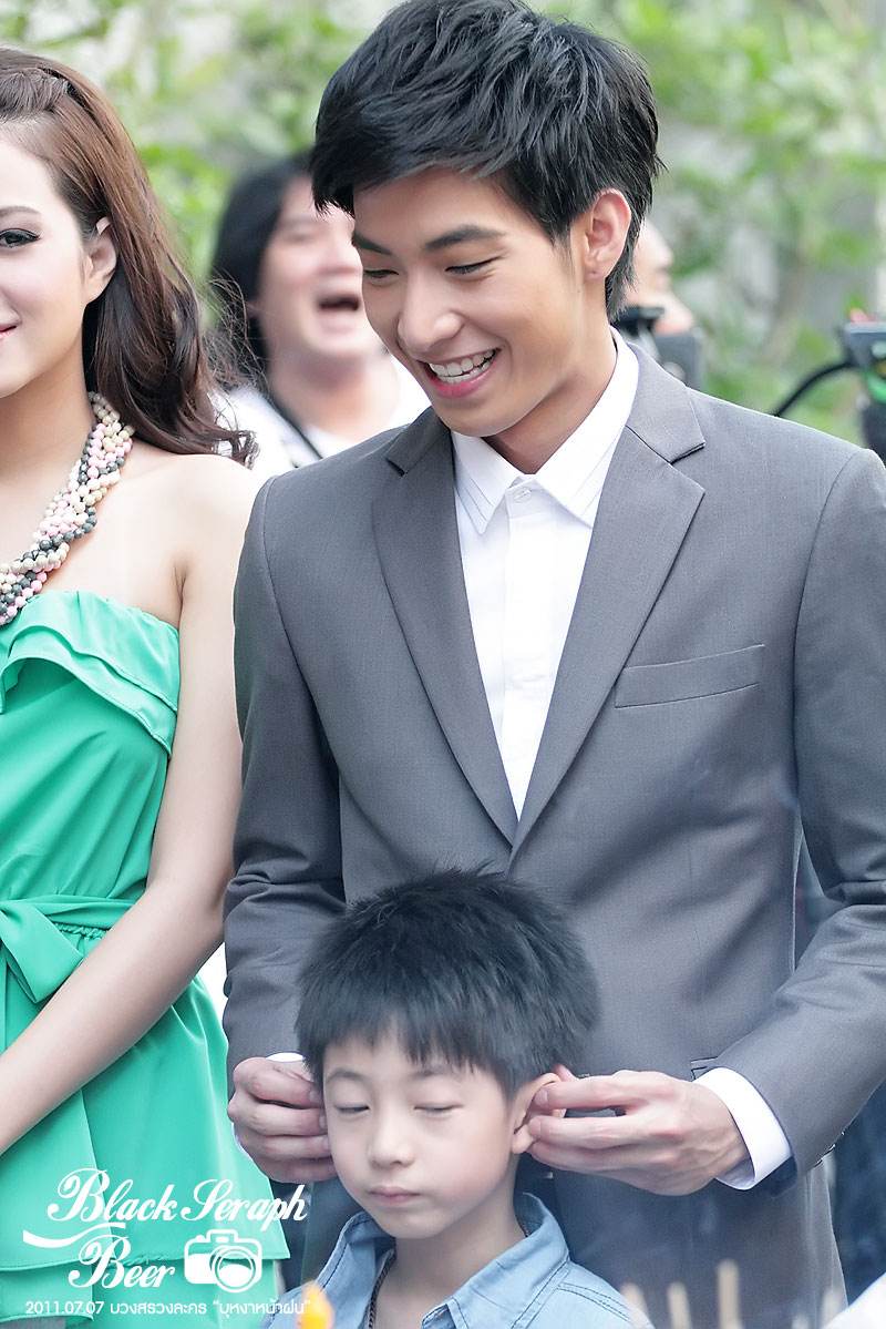 โตโน่ & ทีมนักแสดงบวงสรวงเปิดกล้องละครเรื่องใหม่..บุหงาหน้าฝน