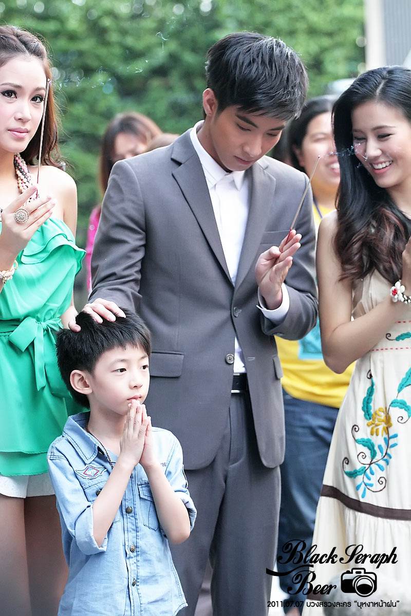 โตโน่ & ทีมนักแสดงบวงสรวงเปิดกล้องละครเรื่องใหม่..บุหงาหน้าฝน