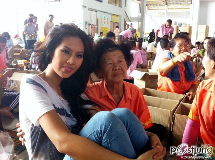 ฟ้า ช่วยแพคของช่วยเหลือผู้ประสบอุทกภัย