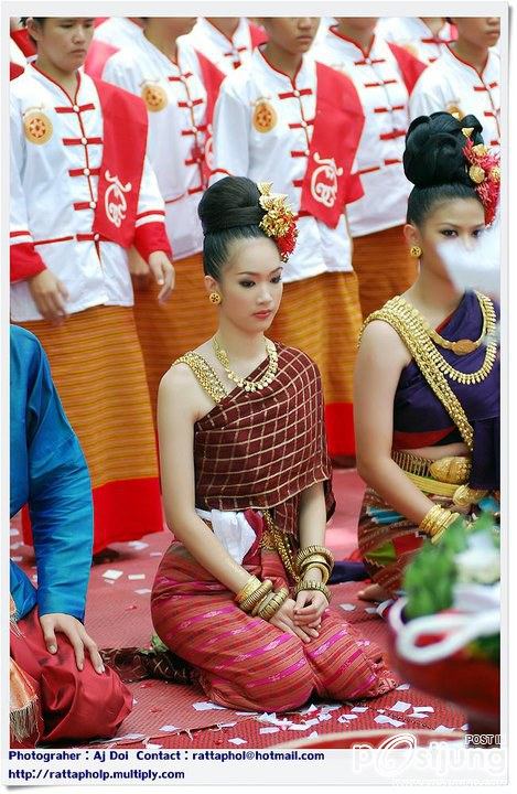 ไห้วครู คณะวิจิตรศิลป์ มช. 54'