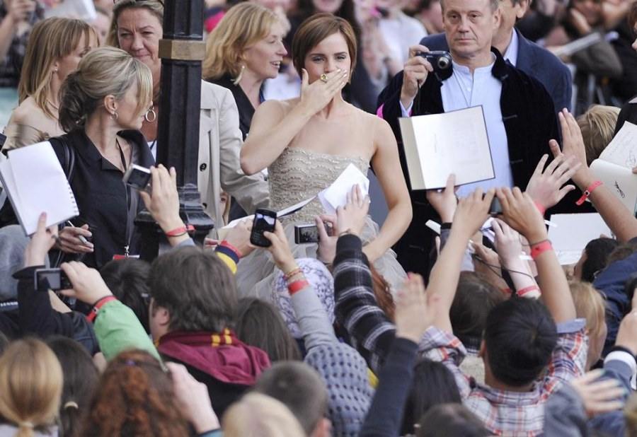 Emma Watson : World Premiere of ‘Harry Potter Deathly Hallows Part II’ @ London