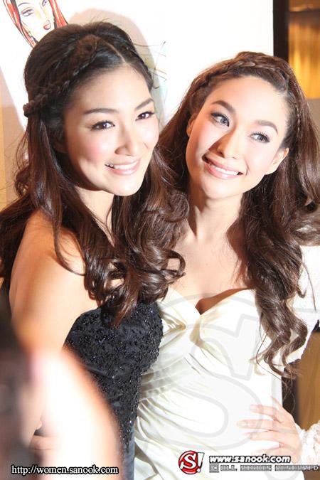 พลอย VS แพนเค้ก ในงานเปิดตัวน้ำหอม Elie Saab