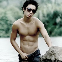 ซี๊ดยามเย็น กับหนุ่มๆ เล่นน้ำ