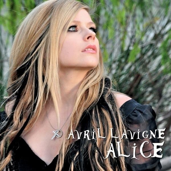 :: AVRIL ::