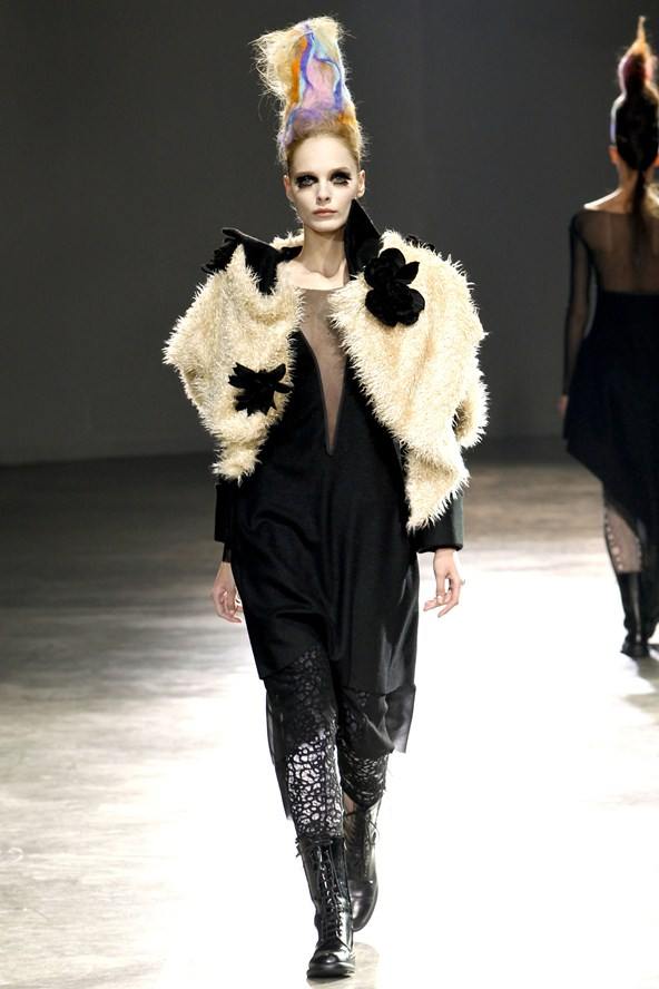 Yohji Yamamoto : Autumn/Winter 2011-12