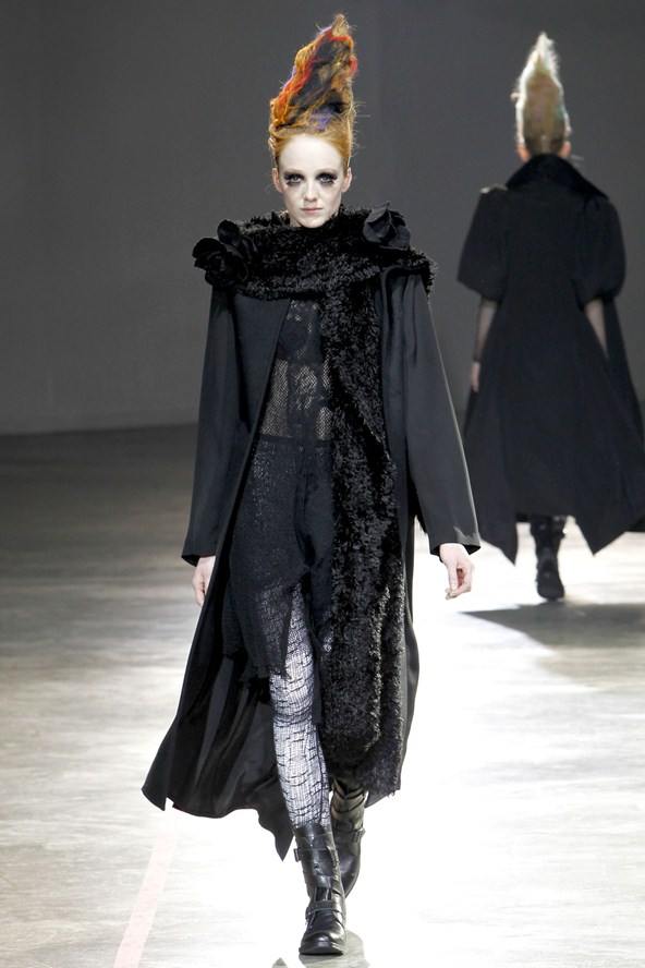 Yohji Yamamoto : Autumn/Winter 2011-12