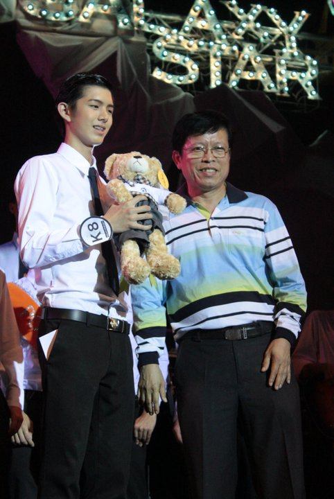 ดาวเดือนพระจอมเกล้าเจ้าคุณทกหารลาดกระบัง 2554