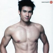 ขอบอก เขาหล่อมากครับ