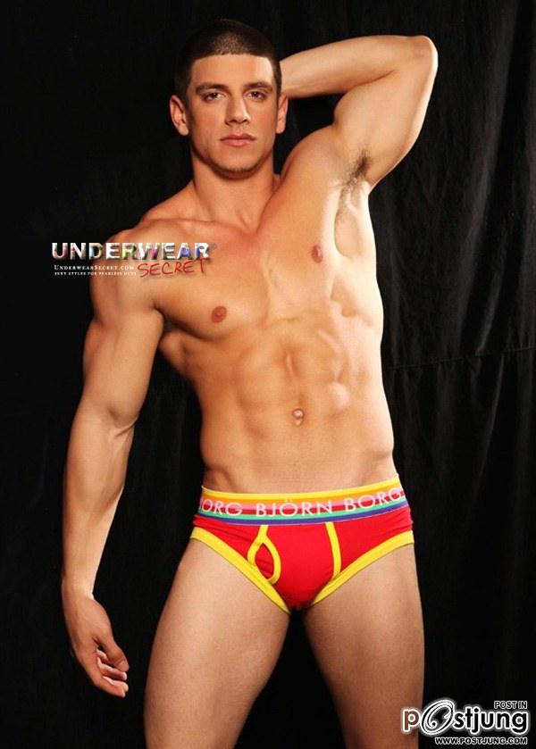 นายแบบอินเตอร์ Nick Bennett