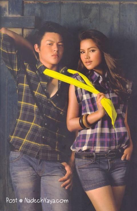 หมาก-ปริญ & ญาญ่า @ ขวัญเรือน no.952 July 2011