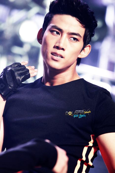 Ok Taecyeon (2PM)