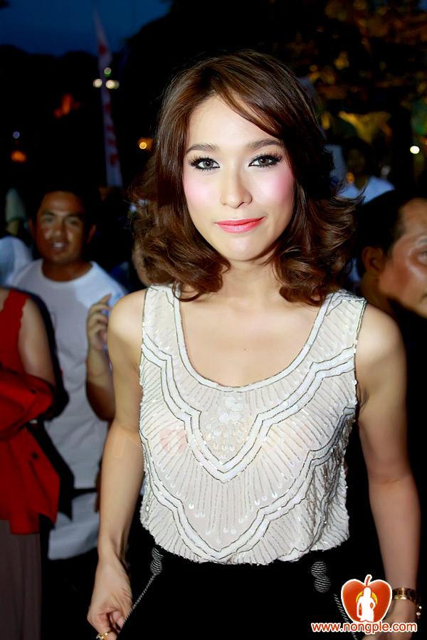 ชมพู่ กระแต หยาดทิพย์ ริต้า พลอย จุ๋ย ในงานฟีโน่