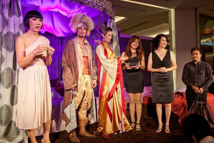 แพนเค้ก กับบอย เปิดตัว ผ้าปูยี่ห้อดังไฮโซ PASAYA