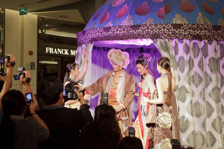 แพนเค้ก กับบอย เปิดตัว ผ้าปูยี่ห้อดังไฮโซ PASAYA