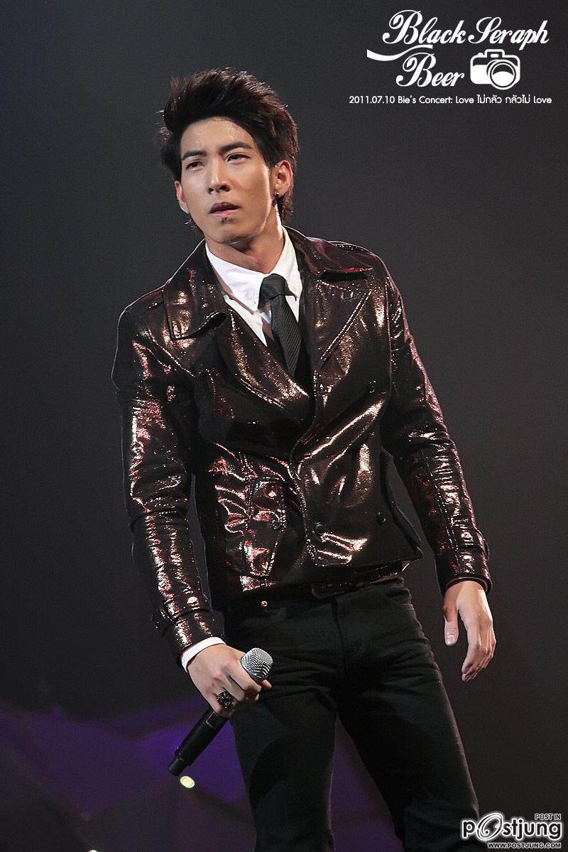 โตโน่ @ คอนเสิร์ตบี้  Love ไม่กลัว กลัวไม่ Love