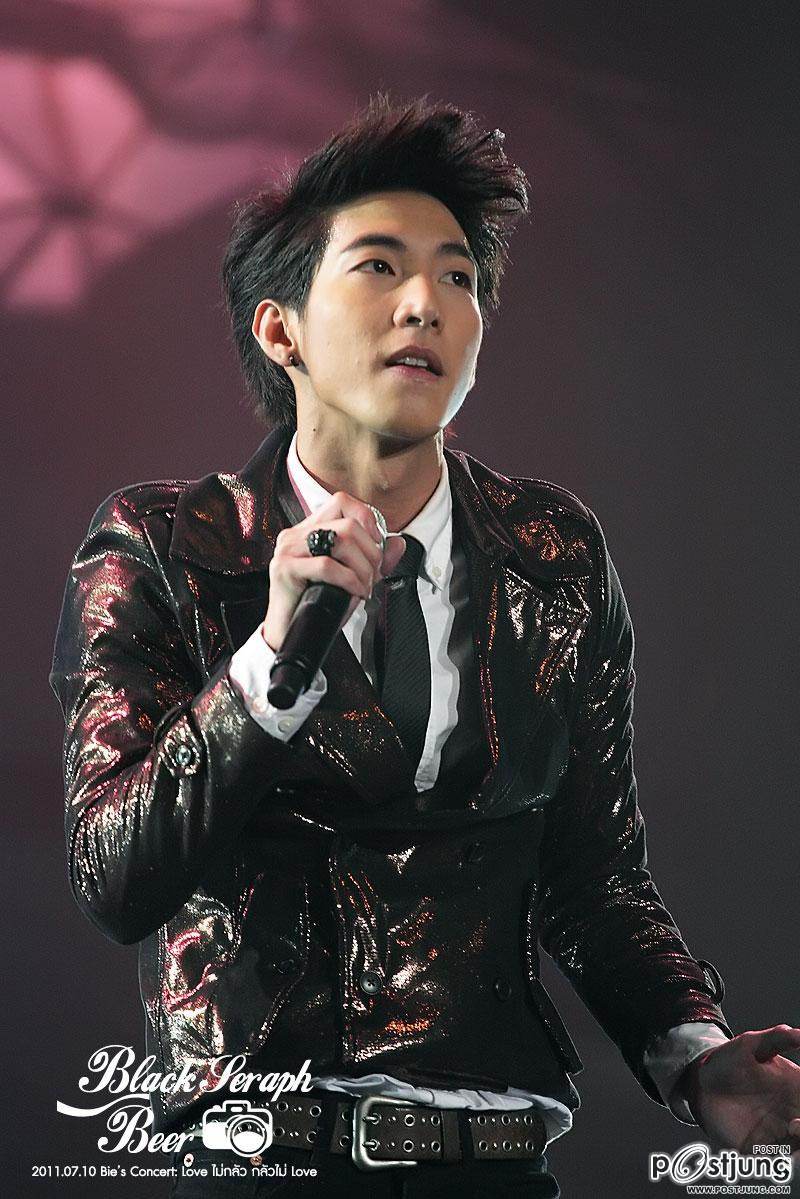 โตโน่ @ คอนเสิร์ตบี้  Love ไม่กลัว กลัวไม่ Love