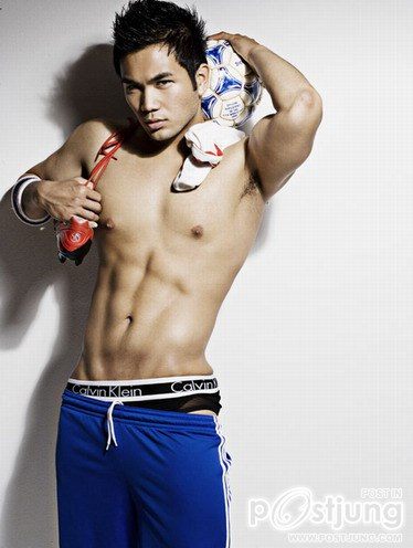 นายแบบคนนี้ชื่อ Henry Lee