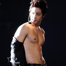 หนุ่มเกาหลีหุ่นเริ่ด