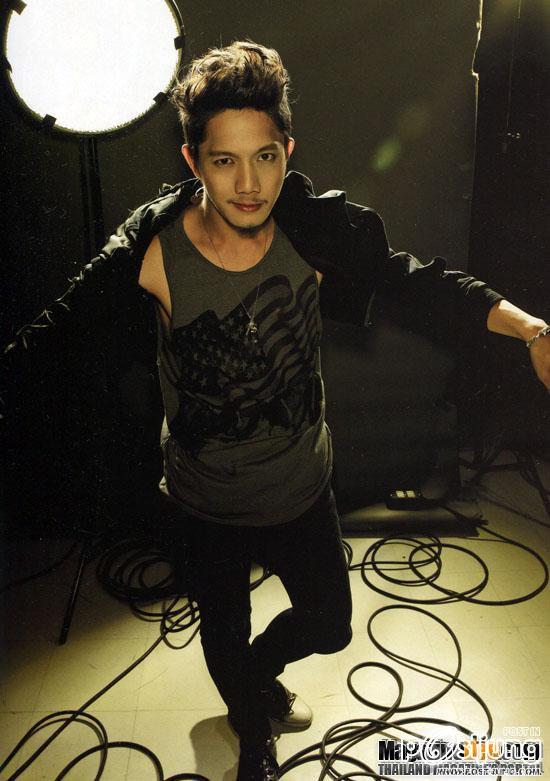 ดา เอ็นโดรฟิน /ปั๊บ โปเตโต้ / แสตมป์ @ HUMMING MAGAZINE vol.1 no. 3 July 2011