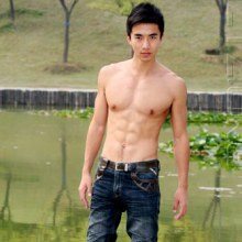 เห็นว่าหลายคนชอบนายคนนี้กัน  เลย  จัดให้ 