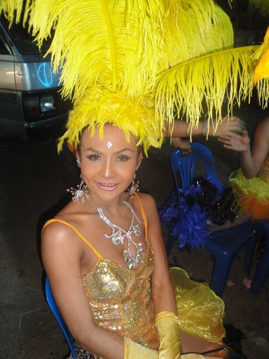 คาบาเรต์โชว์ ฝั่งธน